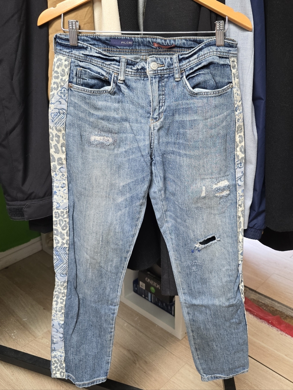 EUC Anthropologie Blue Straight-Leg Jeans with Embroidered Side Panel - Picture 3 of 6